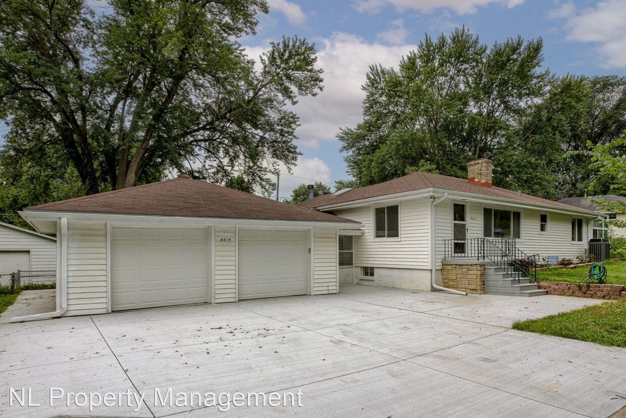 Primary Photo - 3 br, 2 bath House - 8615 Franklin St.
