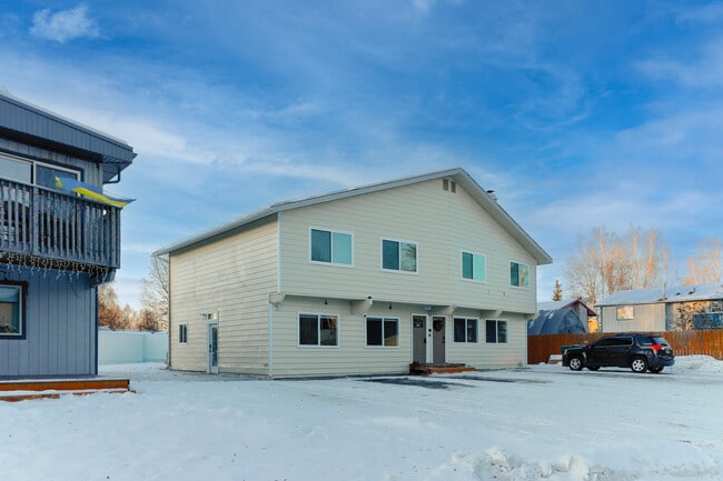 Building Photo - 8202 Mentra St