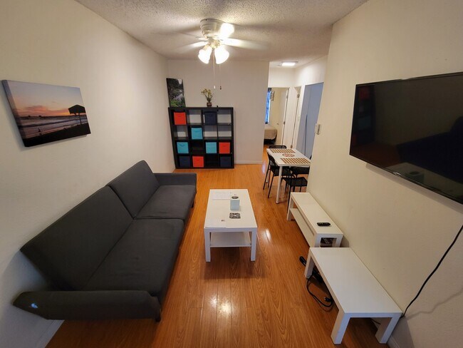 Foto del edificio - 2639 Dobinson St