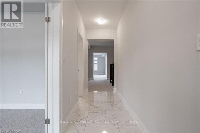 Photo du bâtiment - 7482 Sherrilee Cres