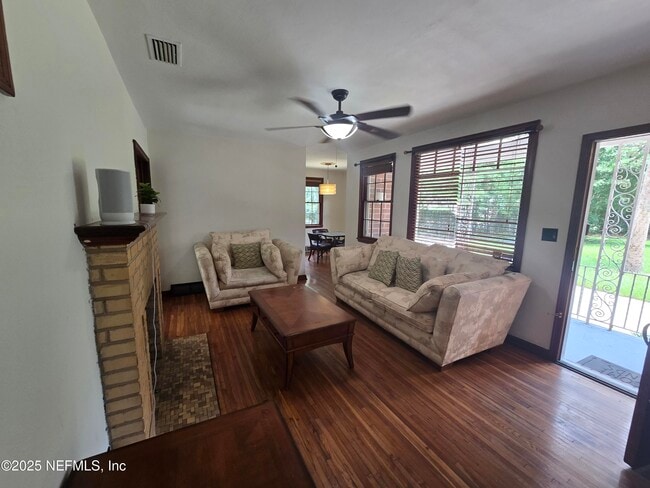 Foto del edificio - 5851 Clifton Ave