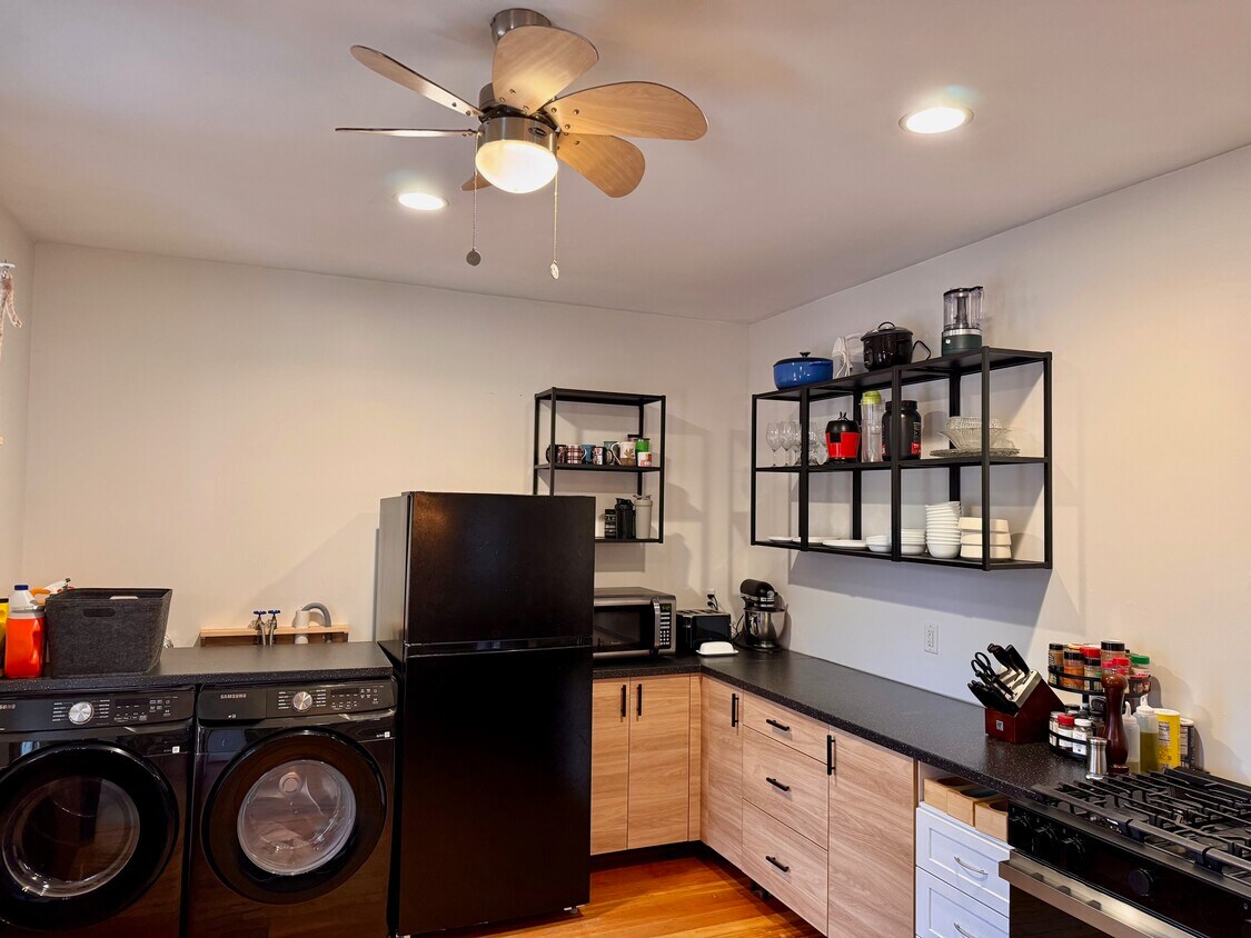 Foto principal - 301 3rd St N