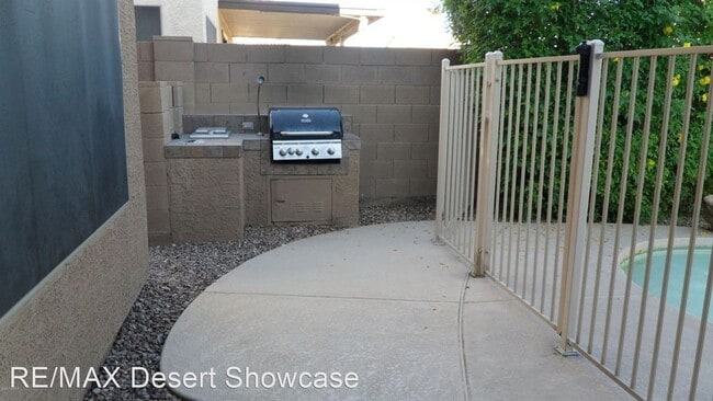 Building Photo - 5 br, 3 bath House - 9008 W. Quail Avenue