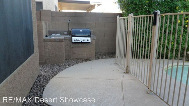 Foto del edificio - 5 br, 3 bath House - 9008 W. Quail Avenue