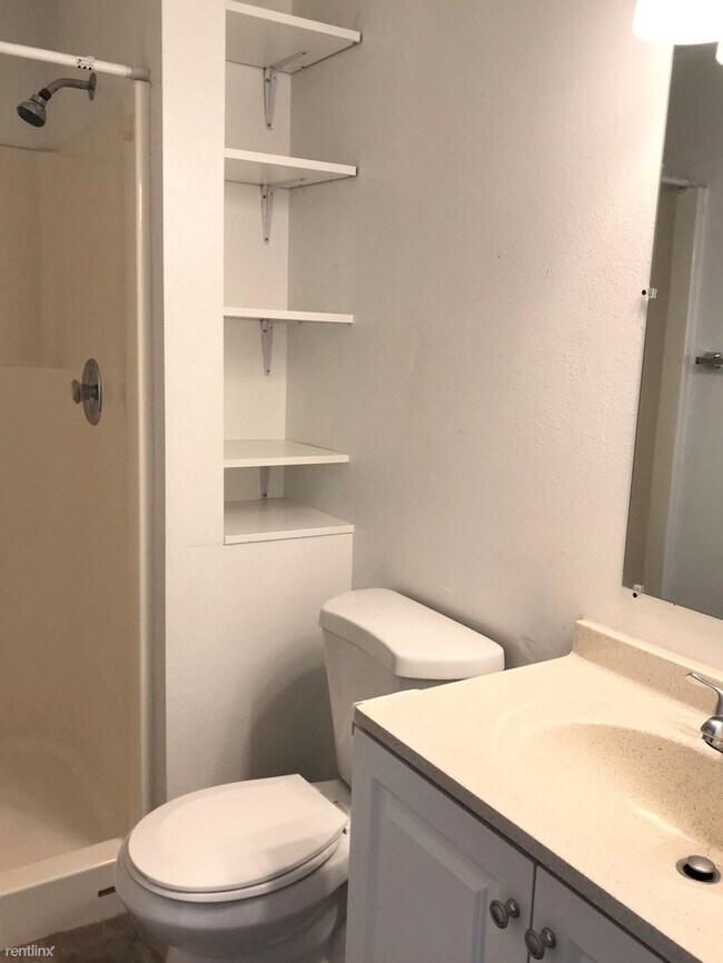 Foto del edificio - 2 br, 1.5 bath Duplex - 1308 Ledwich Avenue 2