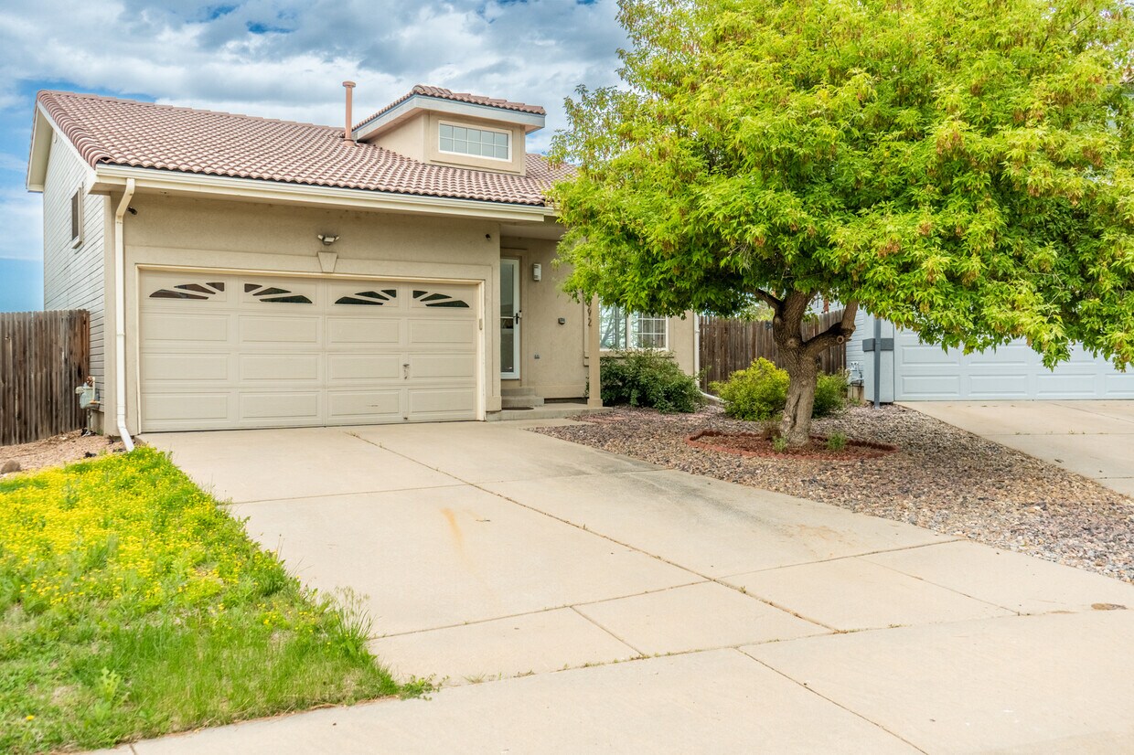 Foto principal - 4692 Gibraltar St