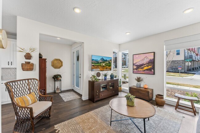 Foto del edificio - 6682 Serviceberry Dr
