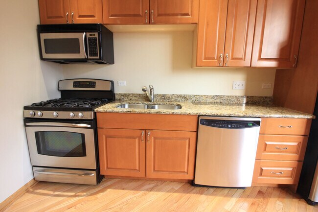 Foto del edificio - 2118 W 35th St