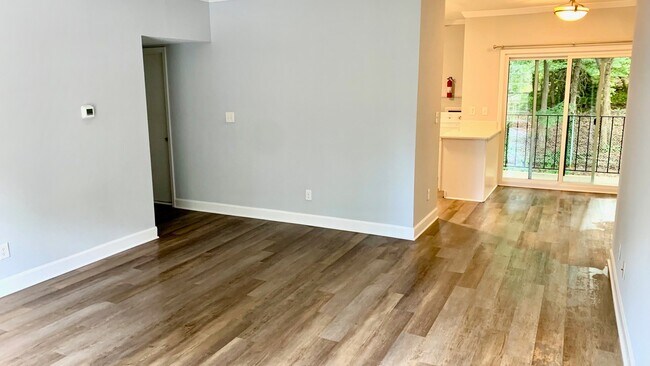 Building Photo - 5931 Quail Hollow Rd