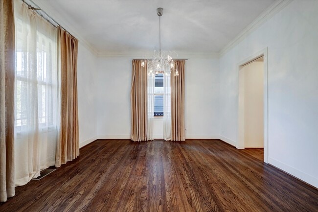 Building Photo - 2622 Westgate Dr