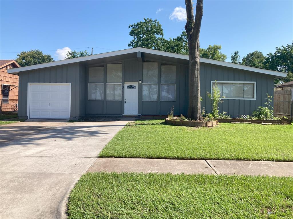 Primary Photo - 1311 Parkside Dr