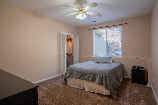 Foto del edificio - 1912 Oregon Ave