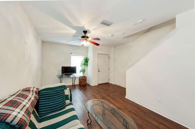 Building Photo - FOR RENT:  2 BEDROOM 2.5 BATH TOWNHOME IN ...