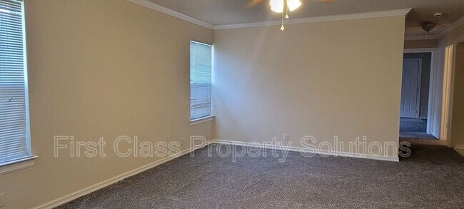 Foto del edificio - 1130 N Gardner Ave