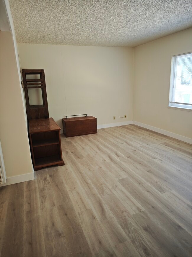 Building Photo - 2225 Pamela Dr