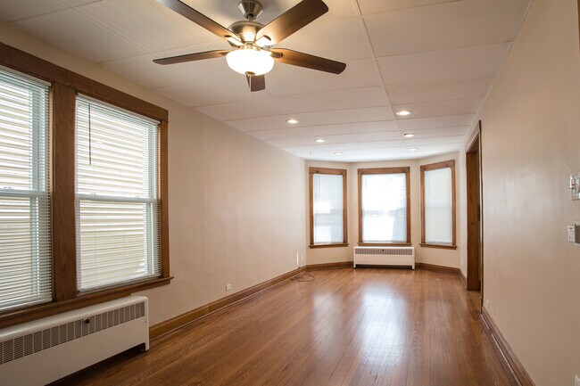 Foto del edificio - 2440 W Cuyler Ave