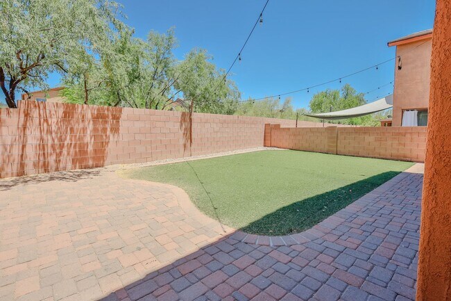 Foto del edificio - 4 Bedroom, 3 Bath