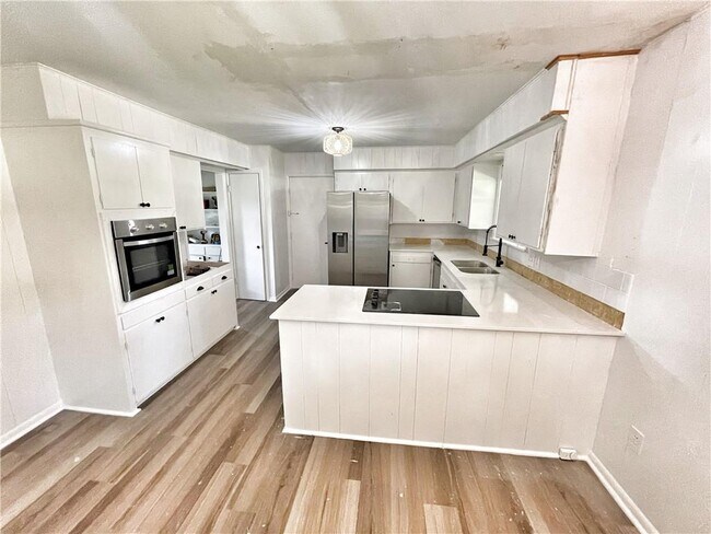 Foto del edificio - 2055 Cline Ave