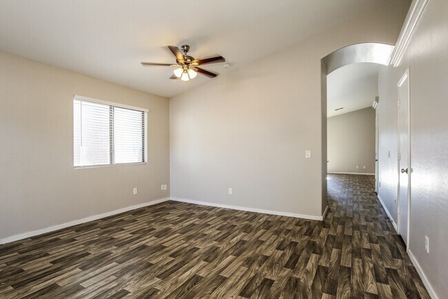 Building Photo - 12417 W Mandalay Ln