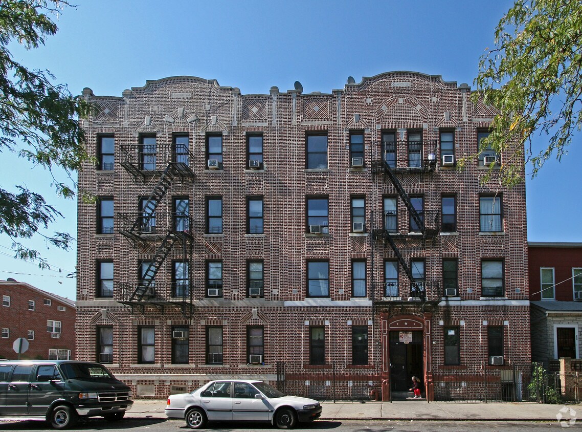 Primary Photo - 376 Autumn Ave