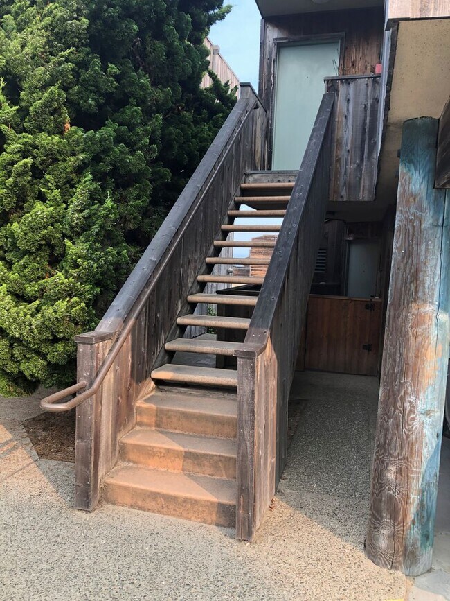 Foto del edificio - Ocean View Condo in Monterey 1 Bedroom/1 Bath