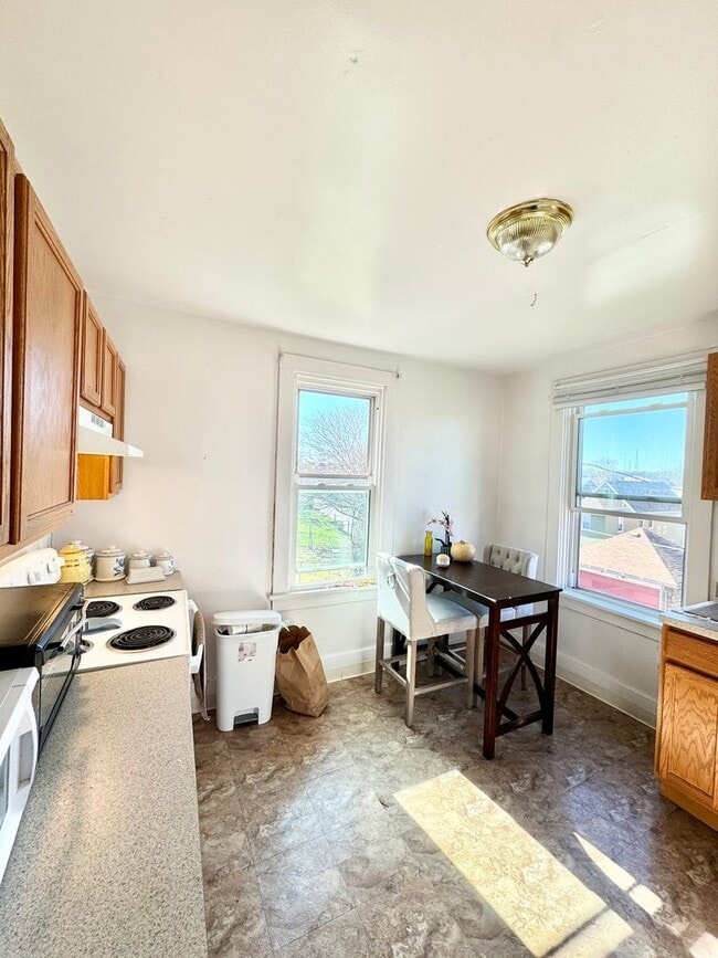 Photo - 141 E 20th Ave Apartment