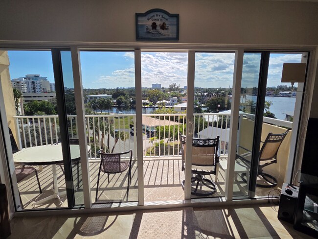 Foto del edificio - 1200 Hibiscus Ave