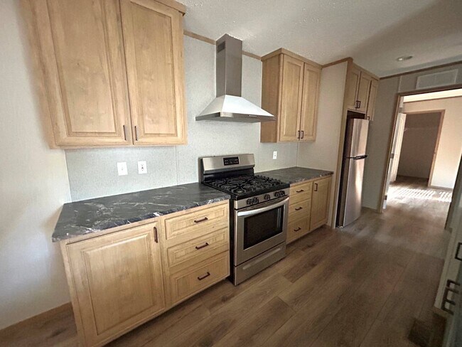 Foto del edificio - 13 Rena Dr