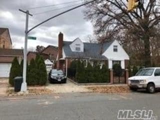 Foto del edificio - 79-02 Bell Blvd