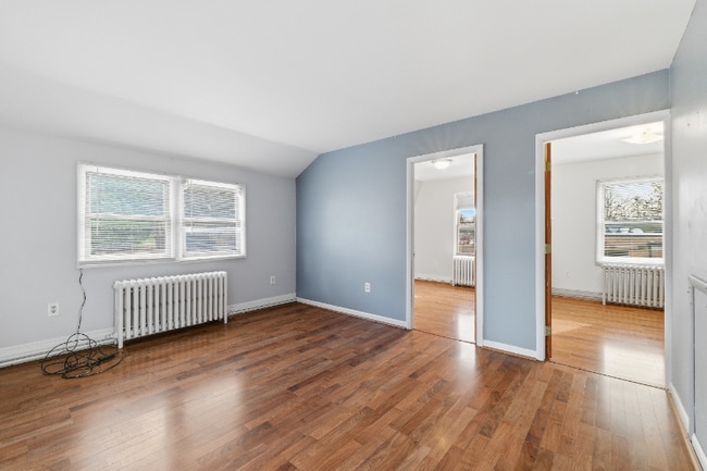 Building Photo - 2 Grandview St