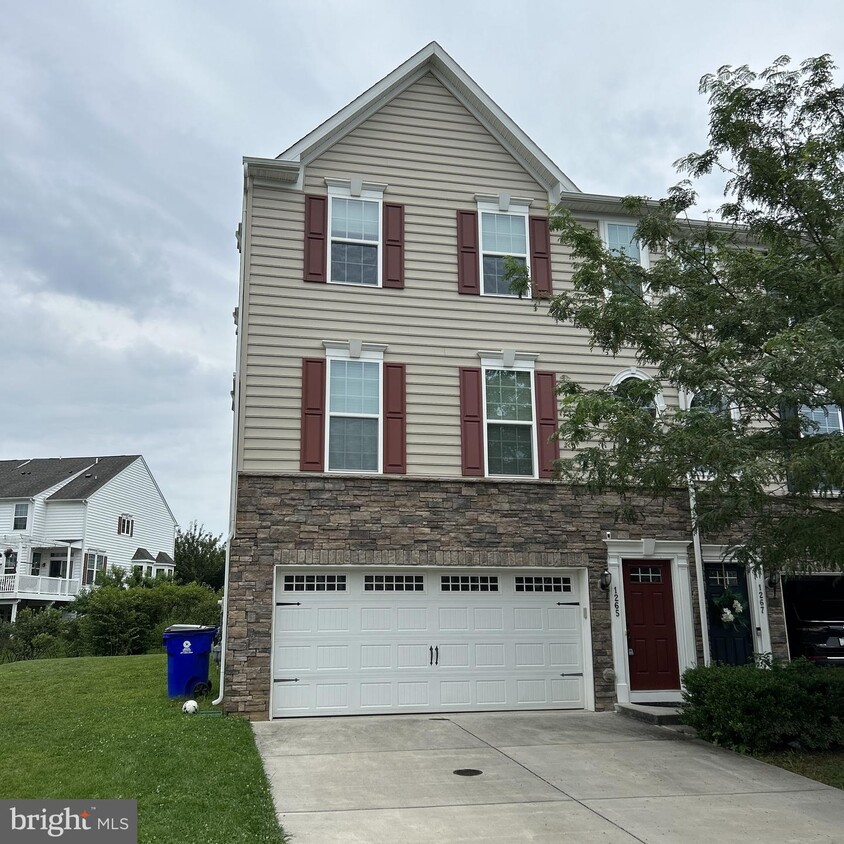 Foto principal - 1265 Madison Ln