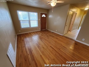 Building Photo - 142 Shropshire Dr