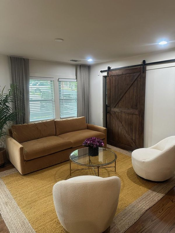Foto del edificio - 2434 Rockcliff Rd SE
