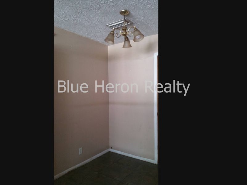 Foto del edificio - 806 Forestdale Ave
