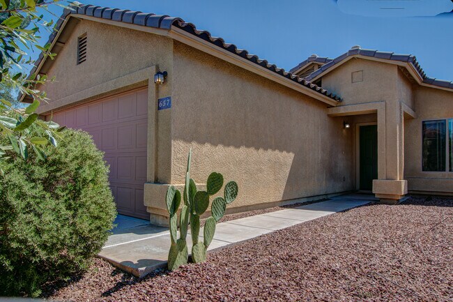 Foto del edificio - Unfurnished three bed home Los Arroyos