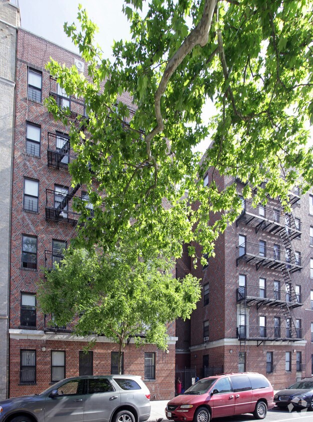 Foto del edificio - 666 Willoughby Ave