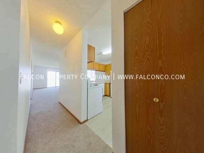 Foto del edificio - Delightful Apartment in Oak Valley! - $500...