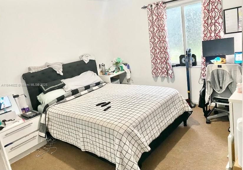 Foto del edificio - 800 NW 44th Ave