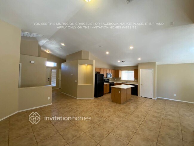 Building Photo - 9129 W MacKenzie Dr