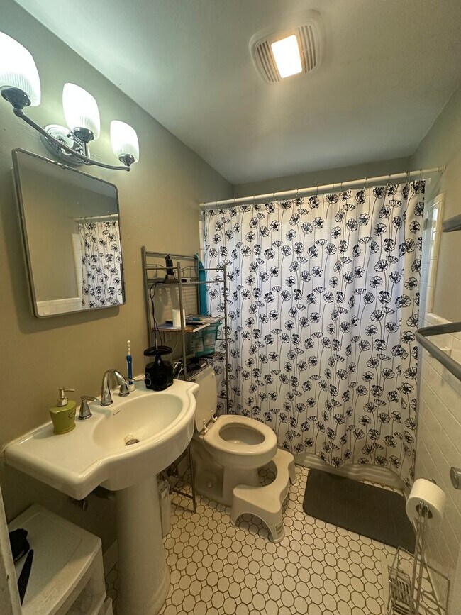 Foto del edificio - 717 Edgewood St