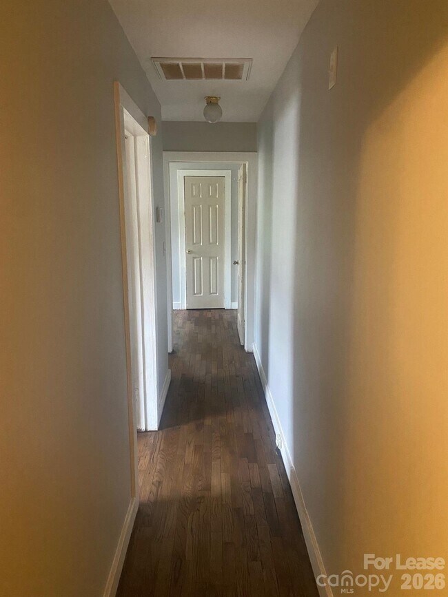 Foto del edificio - 430 Skyland Ave