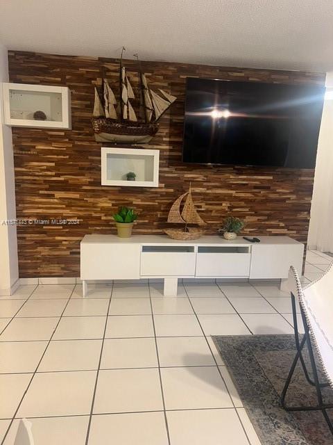 Foto del edificio - 1745 NE 52nd St