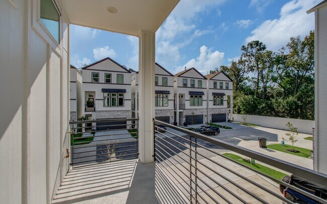 Foto del edificio - 5309 Donovan Gdns Ln