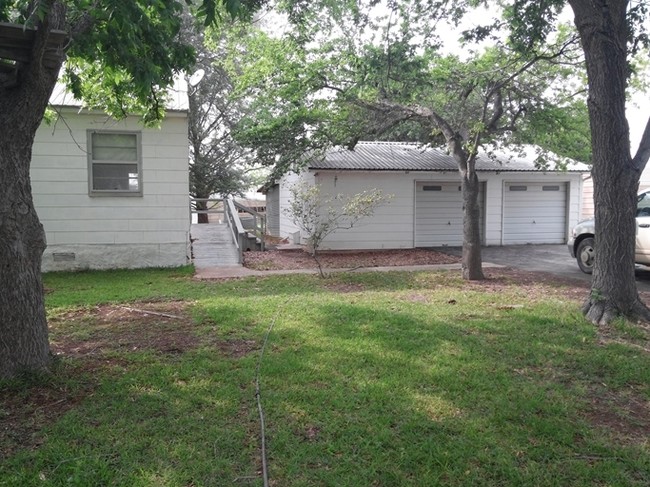 Building Photo - Lake Dunlap Mobile Home Park