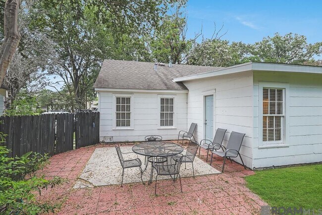 Building Photo - 4314 Mimosa St