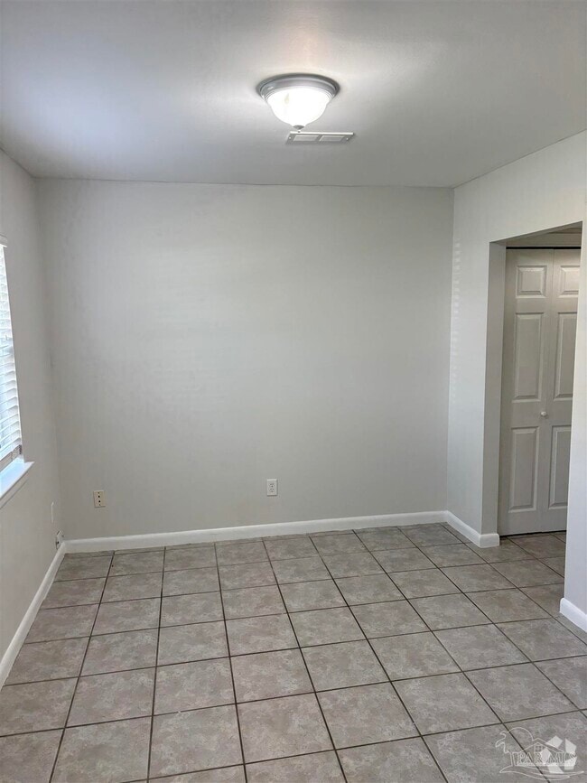 Building Photo - 8410 Williamsburg Cir