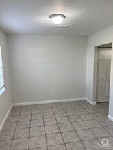 Building Photo - 8410 Williamsburg Cir