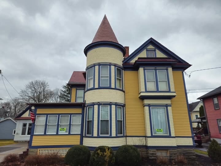 Primary Photo - 153 W State St