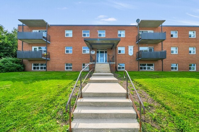 Building Photo - Bayfield Manor Apartments