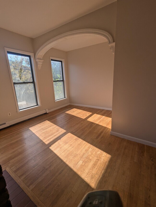 Foto del edificio - 295 Monmouth St